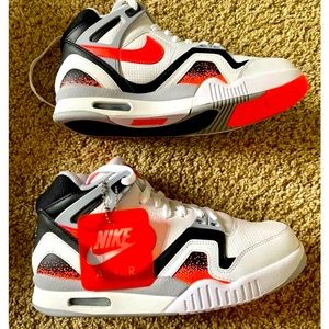 Nike tech challenge II hot lava size 9